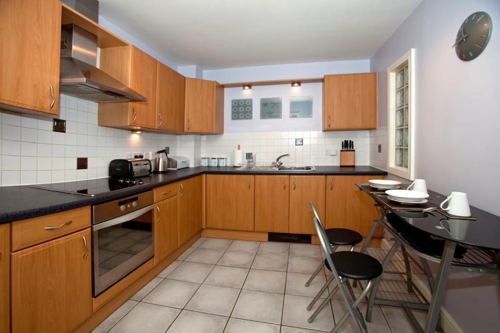 Riverbank View Three Bedroom Apartment With Free Parking York Værelse billede