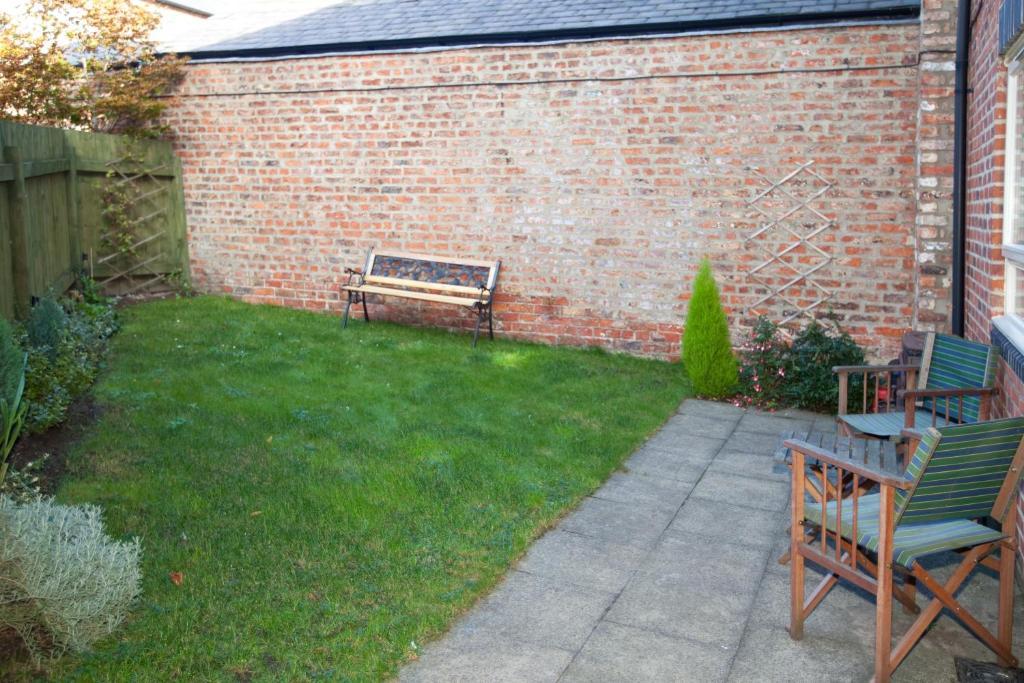 Riverbank View Three Bedroom Apartment With Free Parking York Eksteriør billede